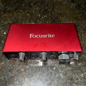Focusrite Scarlett 2i2 4th Gen 2-in 2-out USB Music Audio Recording Interface